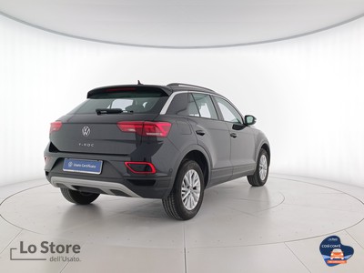 4 - Volkswagen T-Roc eschini auto