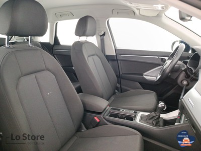 10 - Audi Q3 eschini auto