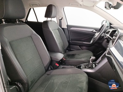 10 - Volkswagen T-Roc eschini auto