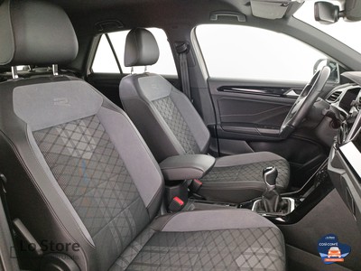 10 - Volkswagen T-Roc eschini auto