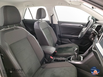 10 - Volkswagen T-Roc eschini auto