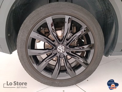 8 - Volkswagen T-Roc eschini auto