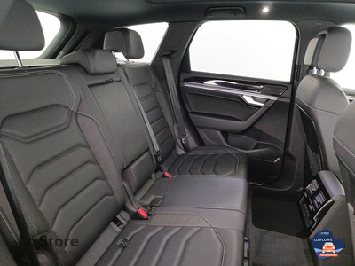 9 - Volkswagen Touareg eschini auto