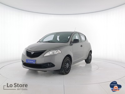1 - Lancia Ypsilon eschini auto