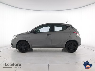 3 - Lancia Ypsilon eschini auto