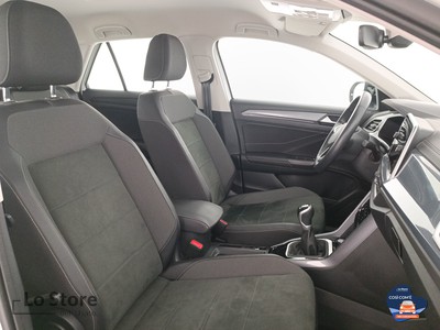 10 - Volkswagen T-Roc eschini auto