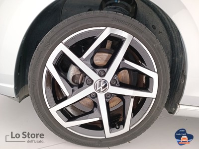 8 - Volkswagen Golf eschini auto