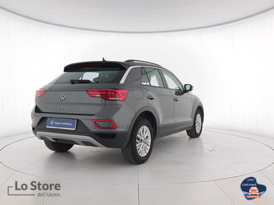 4 - Volkswagen T-Roc eschini auto
