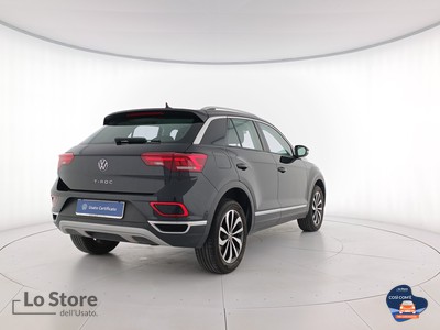 4 - Volkswagen T-Roc eschini auto