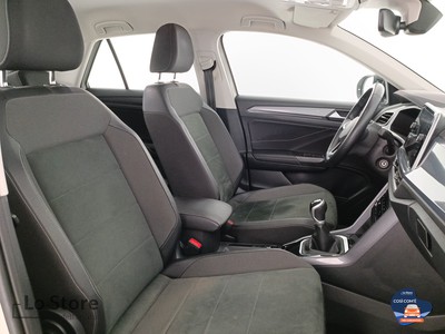 10 - Volkswagen T-Roc eschini auto