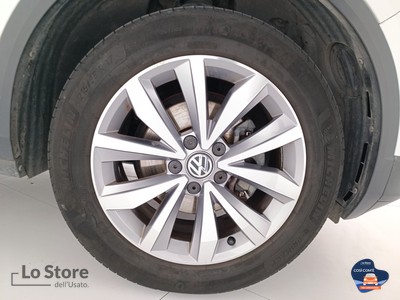8 - Volkswagen T-Roc eschini auto