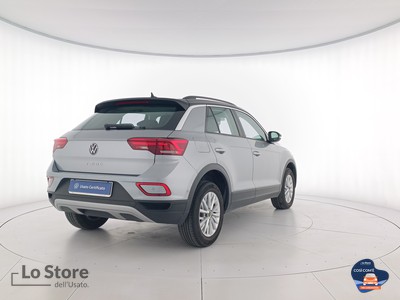 4 - Volkswagen T-Roc eschini auto