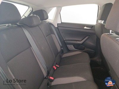 9 - Volkswagen Polo eschini auto
