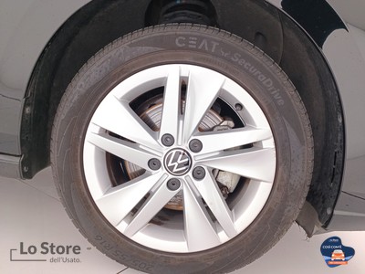 8 - Volkswagen Golf eschini auto