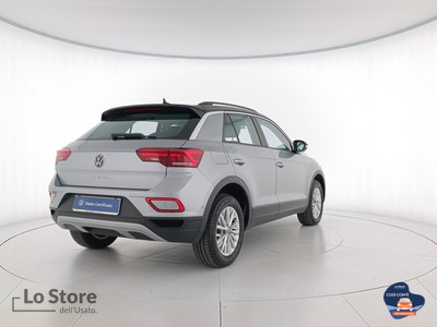 4 - Volkswagen T-Roc eschini auto