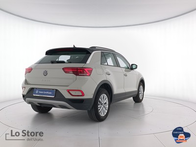 4 - Volkswagen T-Roc eschini auto