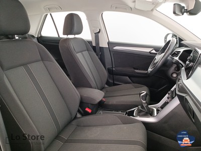 10 - Volkswagen T-Roc eschini auto