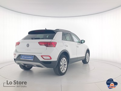 4 - Volkswagen T-Roc eschini auto