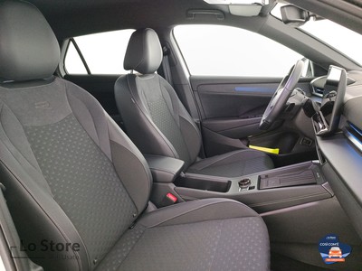 10 - Volkswagen T-Roc eschini auto
