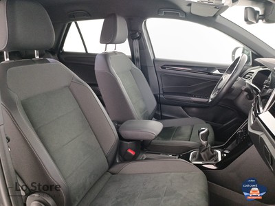10 - Volkswagen T-Roc eschini auto