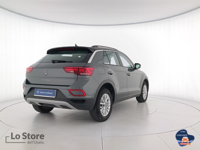 4 - Volkswagen T-Roc eschini auto