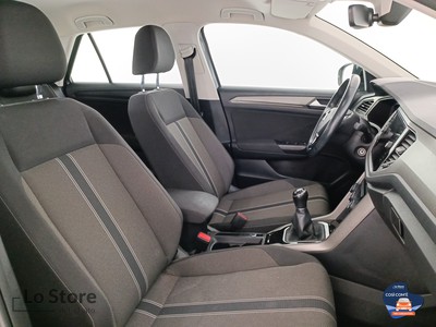 10 - Volkswagen T-Roc eschini auto