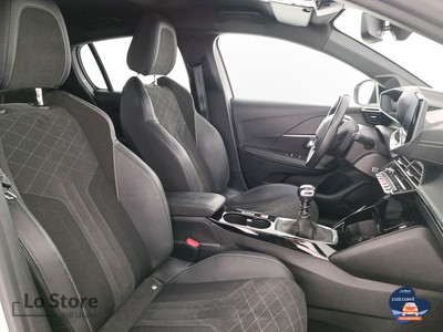 10 - Peugeot 208 eschini auto