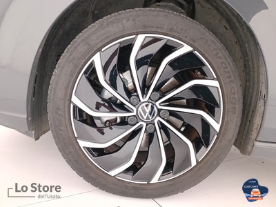 8 - Volkswagen Golf eschini auto