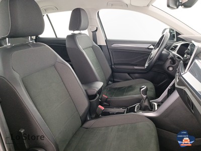 10 - Volkswagen T-Roc eschini auto