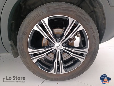 8 - Volvo XC40 eschini auto