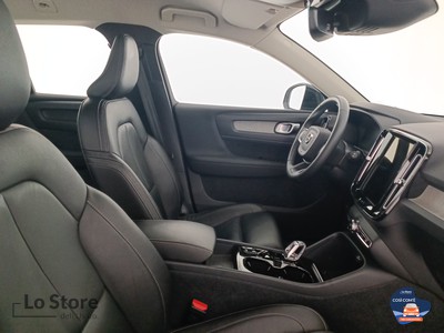 10 - Volvo XC40 eschini auto