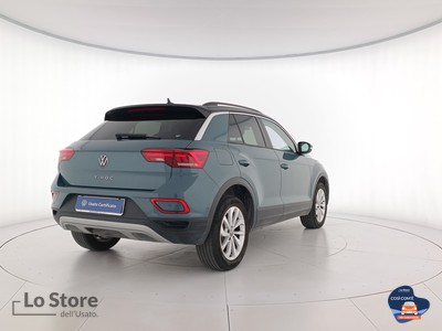 4 - Volkswagen T-Roc eschini auto