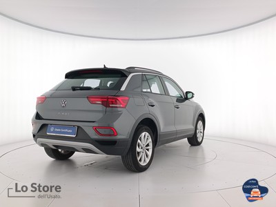 4 - Volkswagen T-Roc eschini auto