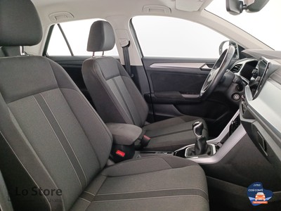 10 - Volkswagen T-Roc eschini auto