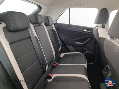 9 - Volkswagen T-Roc eschini auto