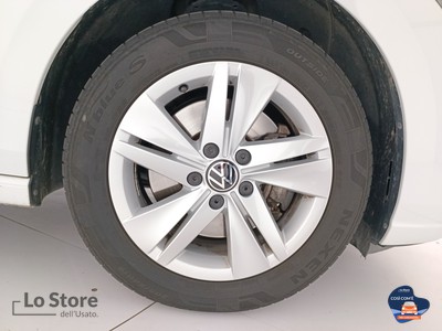8 - Volkswagen Golf eschini auto