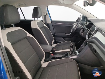10 - Volkswagen T-Roc eschini auto