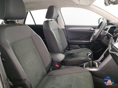 10 - Volkswagen T-Roc eschini auto