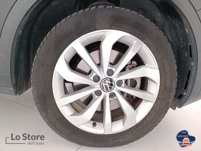 8 - Volkswagen T-Roc eschini auto