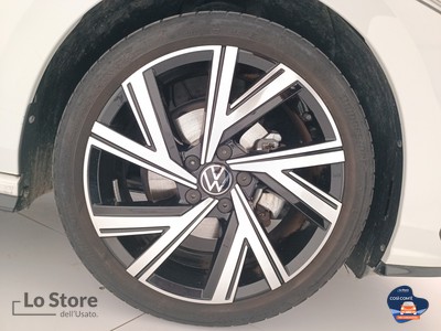 8 - Volkswagen Golf eschini auto