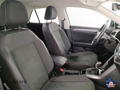 10 - Volkswagen T-Roc eschini auto