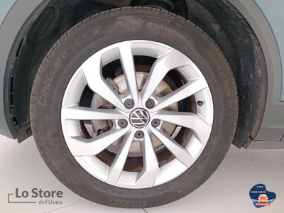 8 - Volkswagen T-Roc eschini auto
