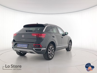 4 - Volkswagen T-Roc eschini auto