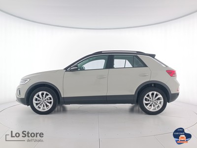 3 - Volkswagen T-Roc eschini auto