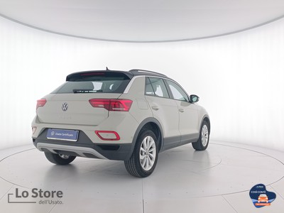 4 - Volkswagen T-Roc eschini auto
