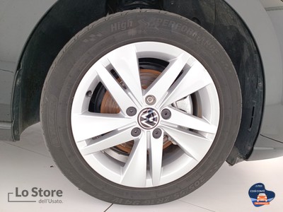 8 - Volkswagen Golf eschini auto