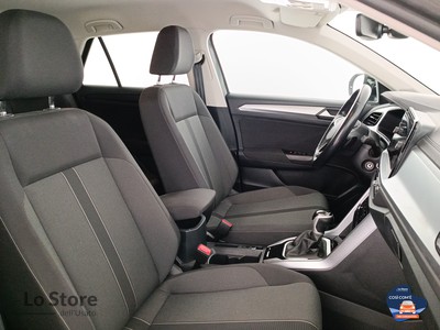 10 - Volkswagen T-Roc eschini auto