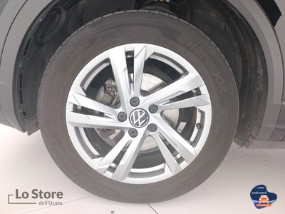 8 - Volkswagen T-Roc eschini auto