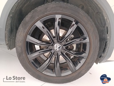 8 - Volkswagen T-Roc eschini auto