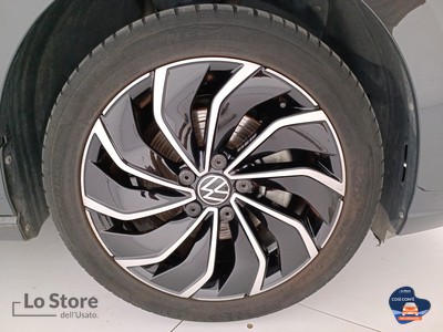 8 - Volkswagen Golf eschini auto